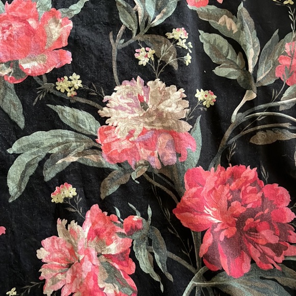 Antonio Melani Floral rusched sleeved top - Picture 2 of 8